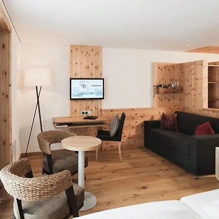 Hotel Mondschein 4*